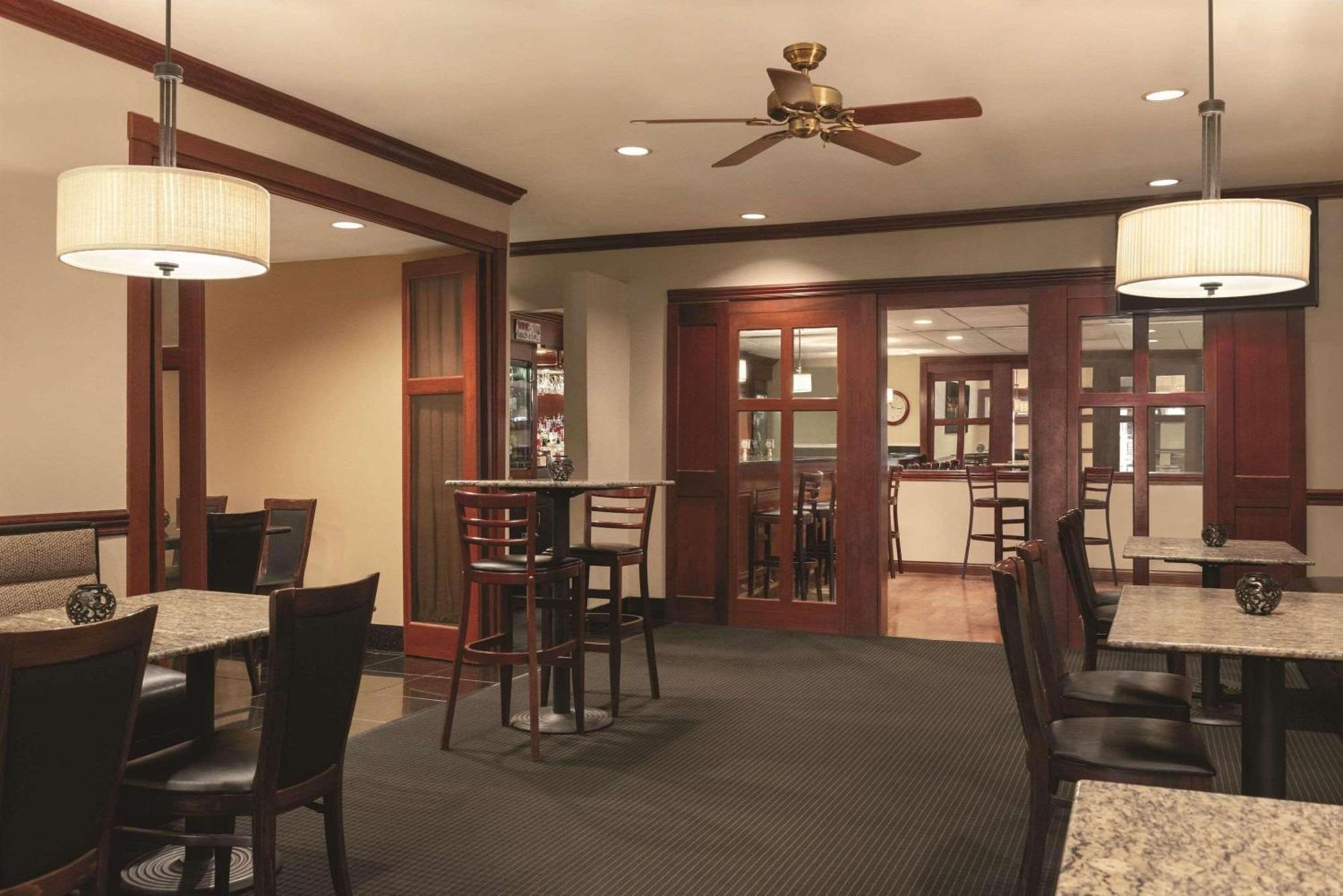 Radisson Hotel & Conference Center Rockford Luaran gambar