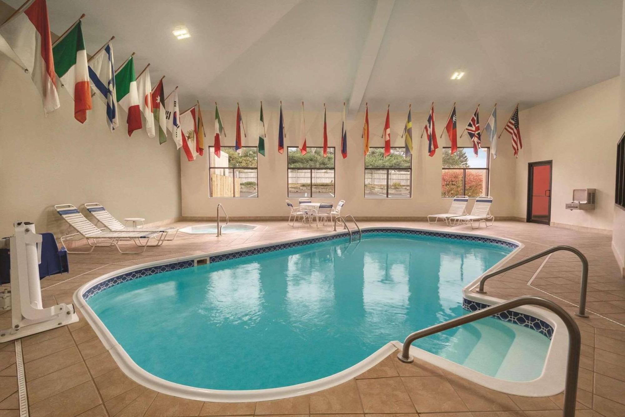 Radisson Hotel & Conference Center Rockford Luaran gambar