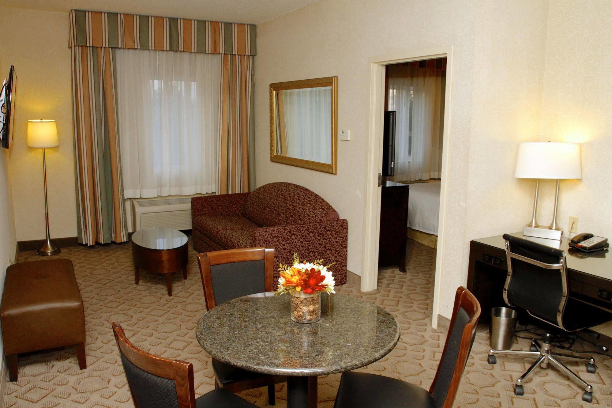 Radisson Hotel & Conference Center Rockford Luaran gambar